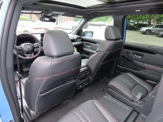 new 2025 Honda Pilot car, priced at $51,830