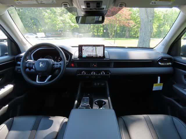 new 2025 Honda Pilot car, priced at $51,095