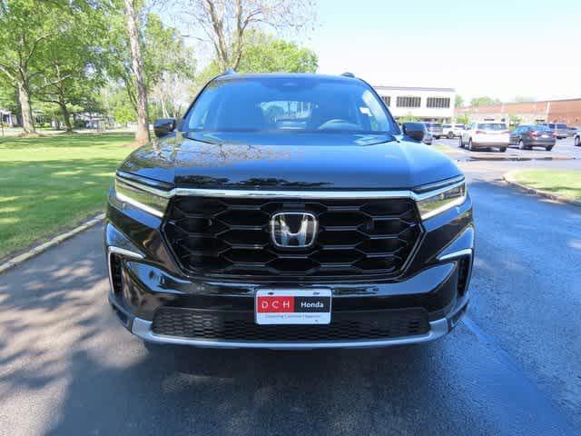 new 2025 Honda Pilot car, priced at $51,095