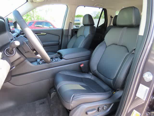 new 2025 Honda Pilot car, priced at $47,800