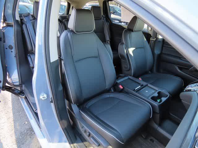 used 2025 Honda Odyssey car, priced at $49,132