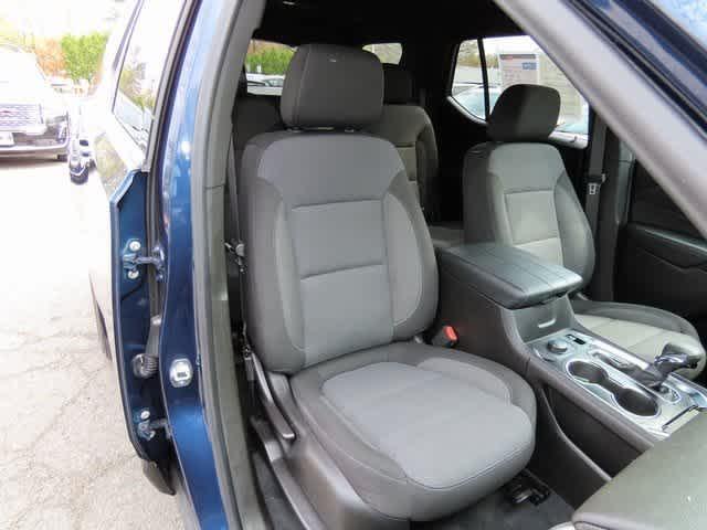 used 2022 Chevrolet Traverse car, priced at $27,800