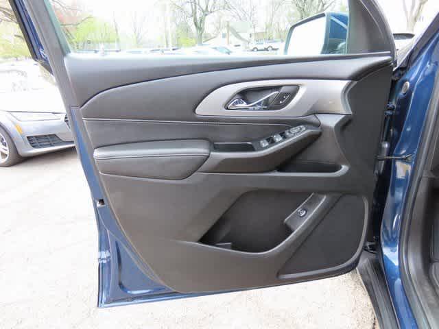 used 2022 Chevrolet Traverse car, priced at $27,800