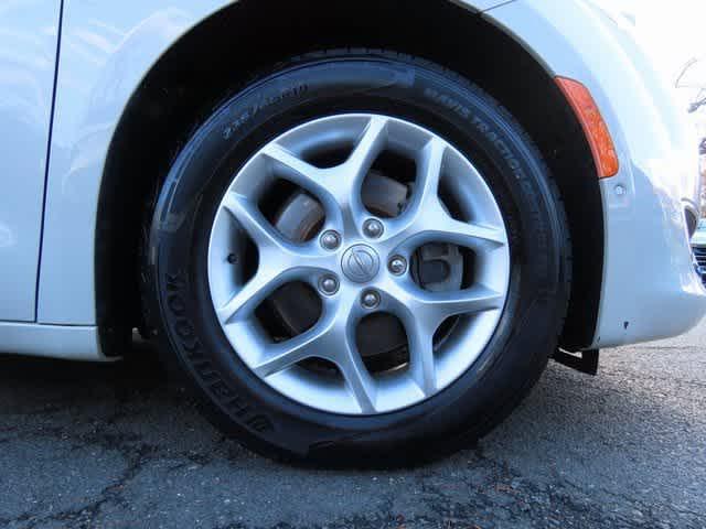 used 2020 Chrysler Pacifica car, priced at $24,899