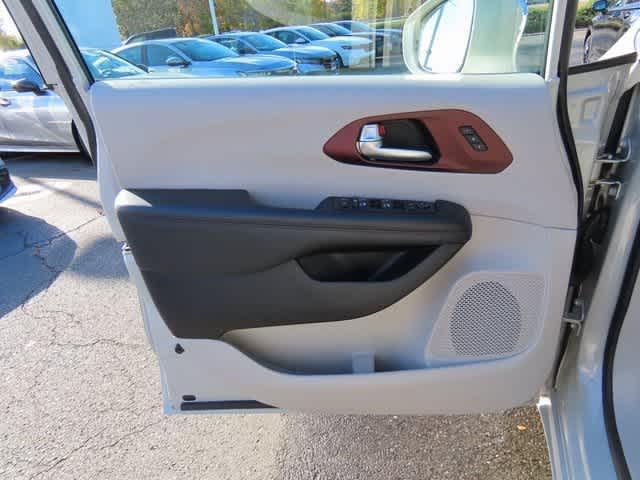 used 2020 Chrysler Pacifica car, priced at $24,899