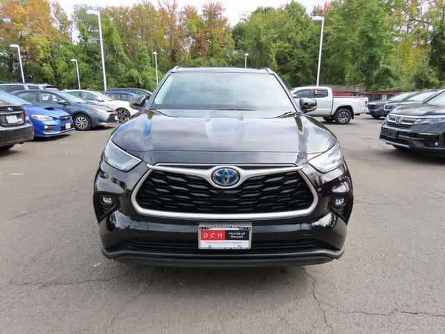 used 2021 Toyota Highlander Hybrid car, priced at $36,599