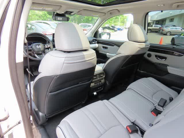 new 2025 Honda Pilot car, priced at $55,030