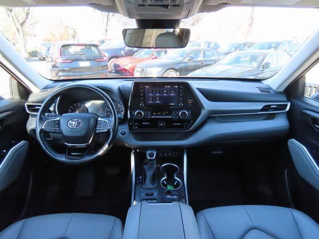 used 2021 Toyota Highlander car, priced at $33,999