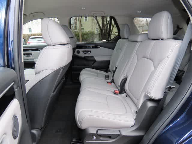 new 2025 Honda Pilot car, priced at $47,845