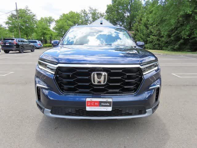 new 2025 Honda Pilot car, priced at $56,195