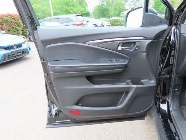 used 2022 Honda Pilot car, priced at $28,600