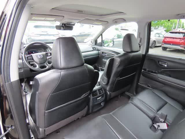 used 2022 Honda Pilot car, priced at $28,600