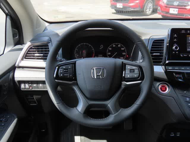 new 2026 Honda Odyssey car, priced at $44,290