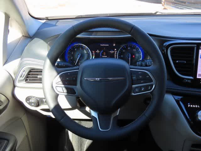 used 2024 Chrysler Pacifica car, priced at $35,800