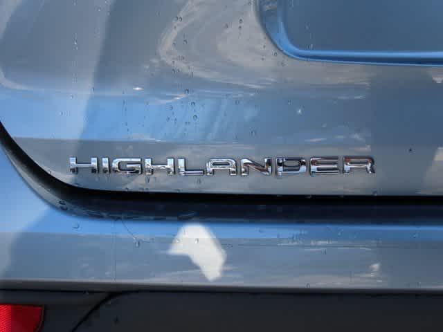 used 2021 Toyota Highlander car, priced at $32,999