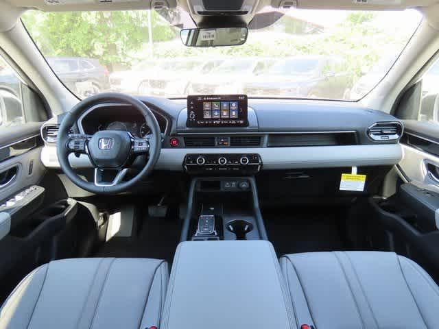 new 2025 Honda Pilot car, priced at $47,550