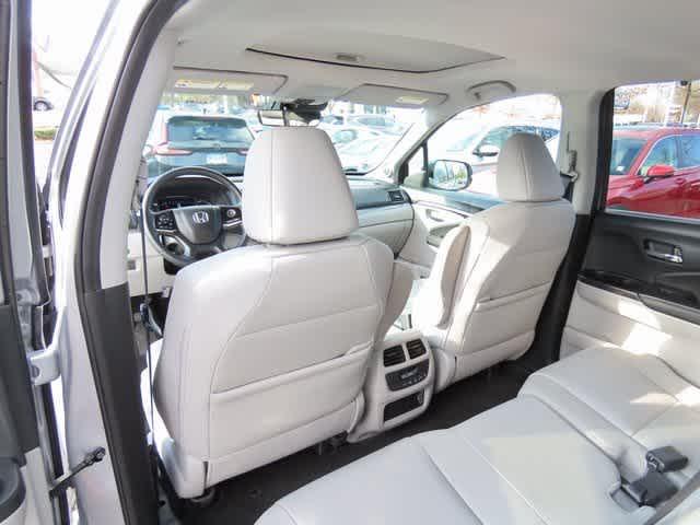used 2022 Honda Pilot car, priced at $33,441
