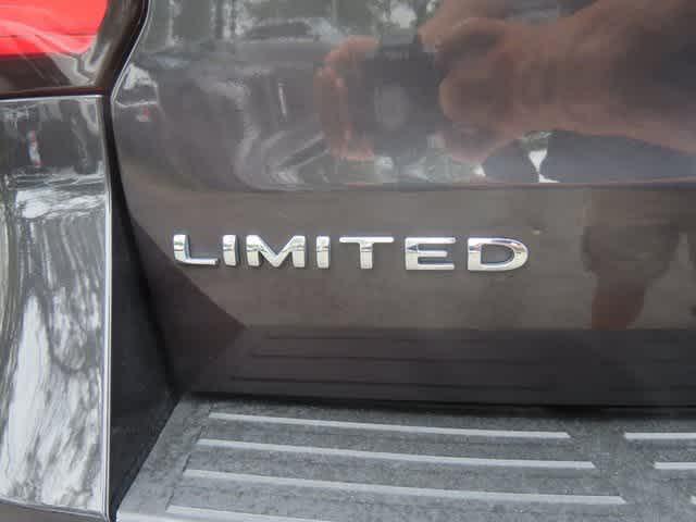 used 2024 Ford Expedition car, priced at $51,702