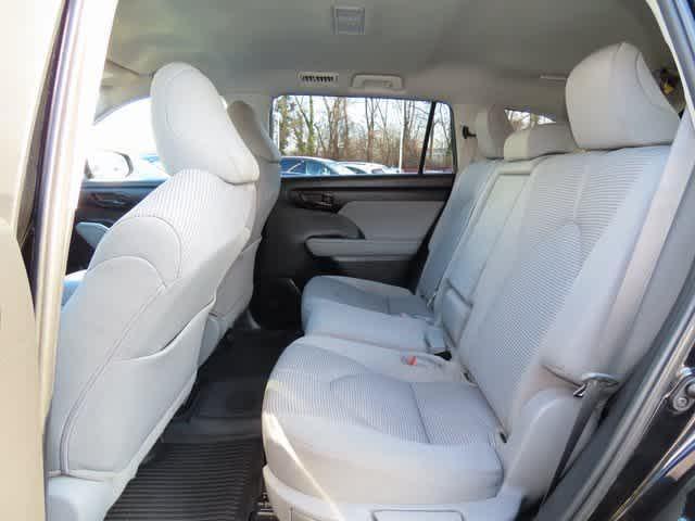 used 2022 Toyota Highlander car, priced at $30,999