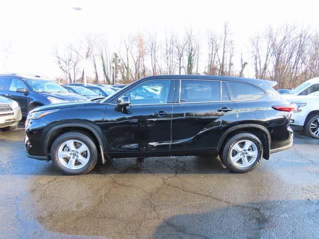 used 2022 Toyota Highlander car, priced at $30,999