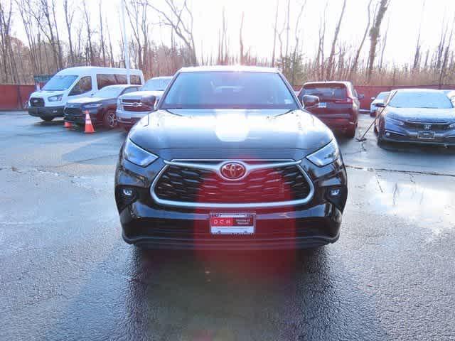 used 2022 Toyota Highlander car, priced at $30,999