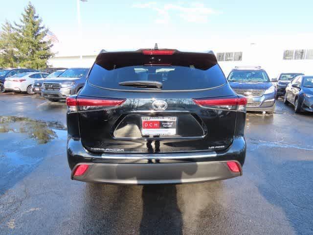 used 2022 Toyota Highlander car, priced at $30,999