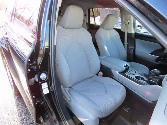 used 2022 Toyota Highlander car, priced at $30,999