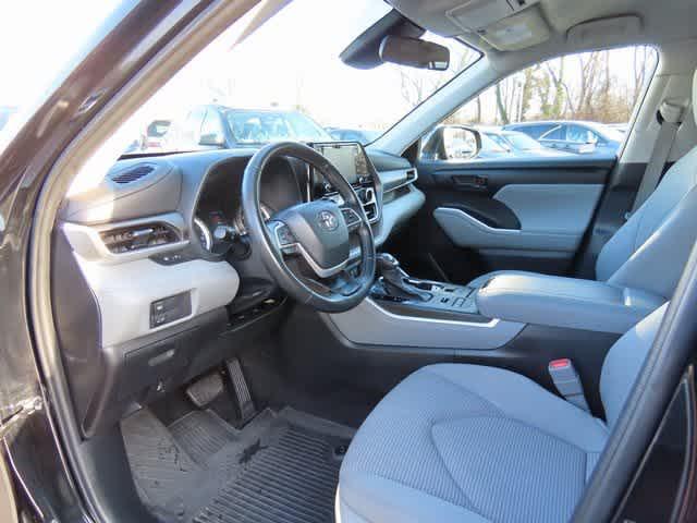 used 2022 Toyota Highlander car, priced at $30,999