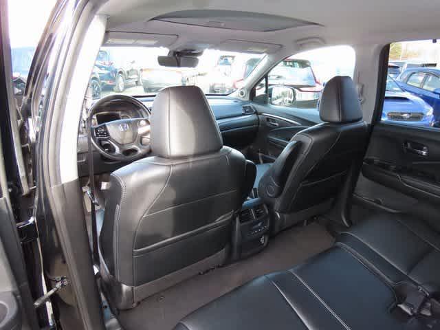 used 2021 Honda Pilot car, priced at $30,499