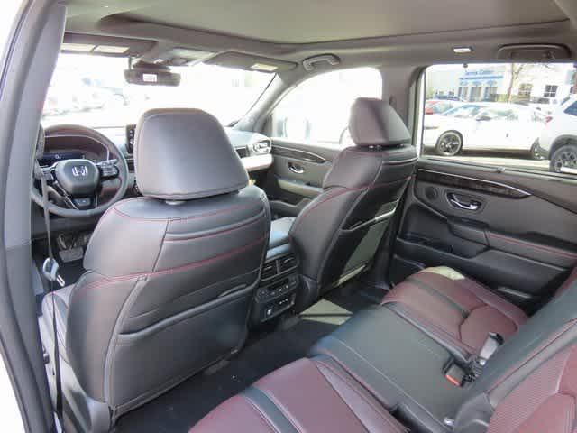 new 2025 Honda Pilot car, priced at $56,485