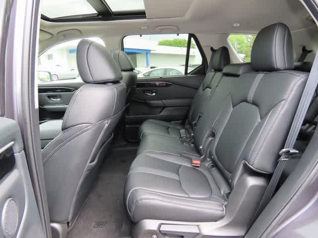 new 2025 Honda Pilot car, priced at $51,780
