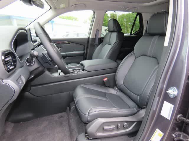 new 2025 Honda Pilot car, priced at $51,780