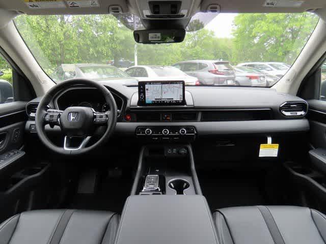 new 2025 Honda Pilot car, priced at $51,780