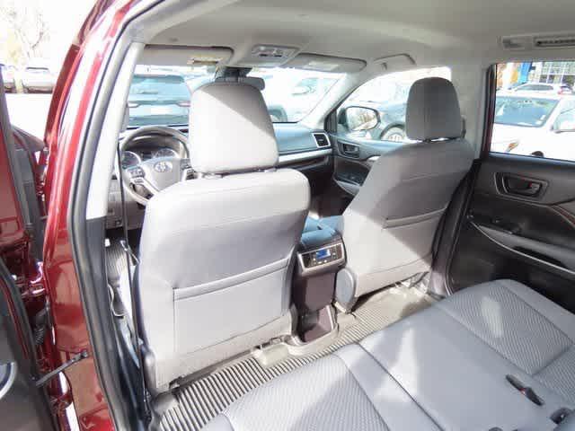 used 2019 Toyota Highlander car, priced at $21,989