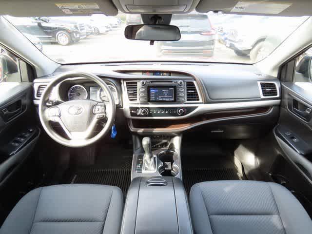used 2019 Toyota Highlander car, priced at $21,989