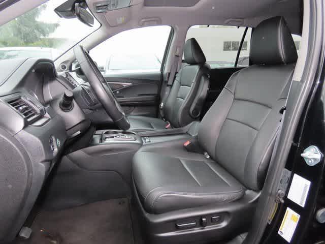 used 2022 Honda Pilot car, priced at $31,499