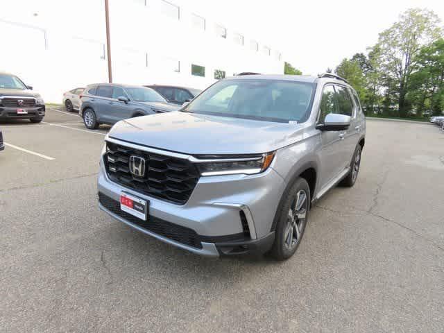 new 2025 Honda Pilot car, priced at $54,475