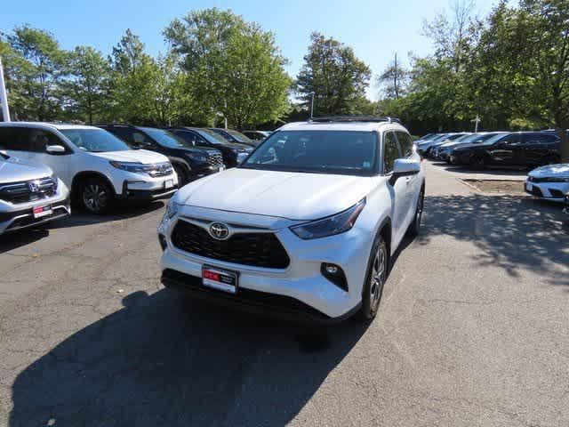 used 2024 Toyota Highlander car, priced at $38,313