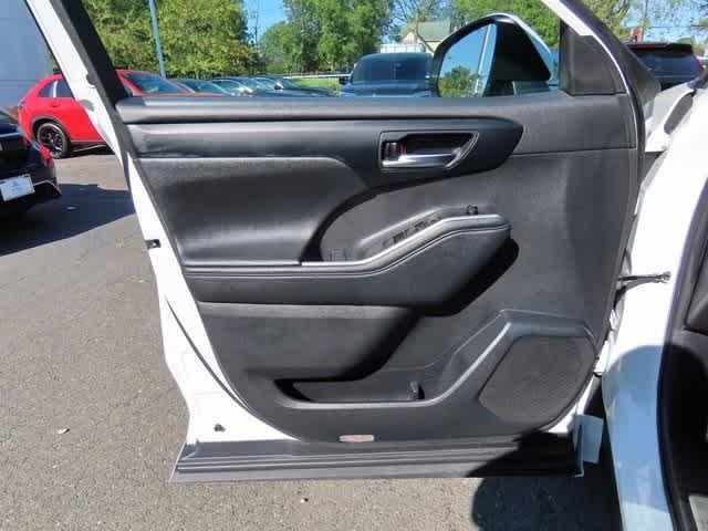 used 2024 Toyota Highlander car, priced at $38,313