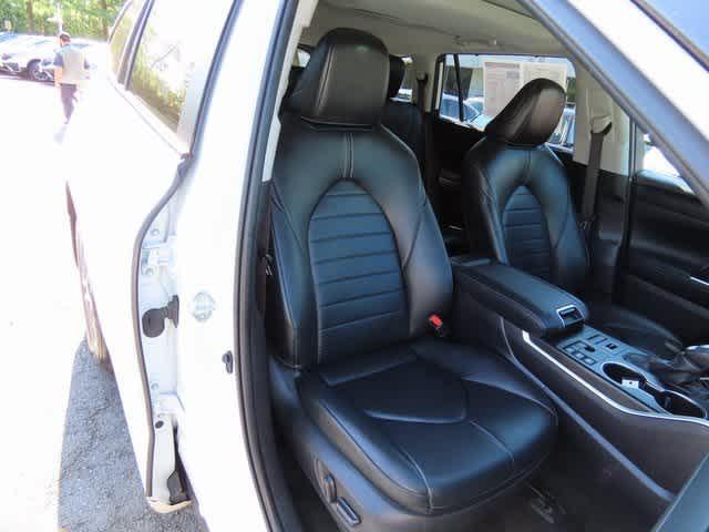 used 2024 Toyota Highlander car, priced at $38,313