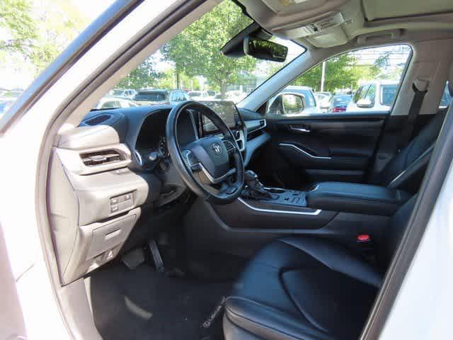 used 2024 Toyota Highlander car, priced at $38,313