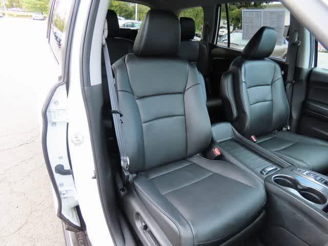 used 2022 Honda Pilot car, priced at $26,999