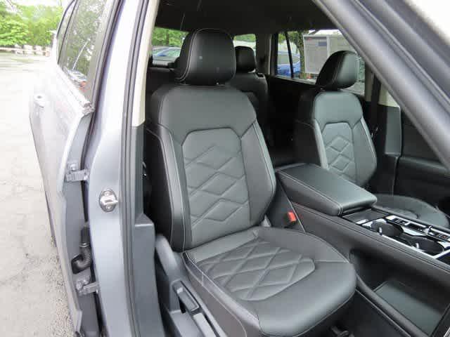 used 2025 Volkswagen Atlas car, priced at $40,500
