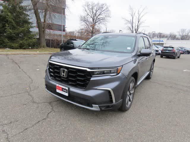 new 2025 Honda Pilot car, priced at $55,465