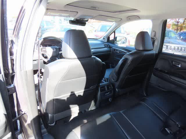 used 2022 Honda Pilot car, priced at $29,879