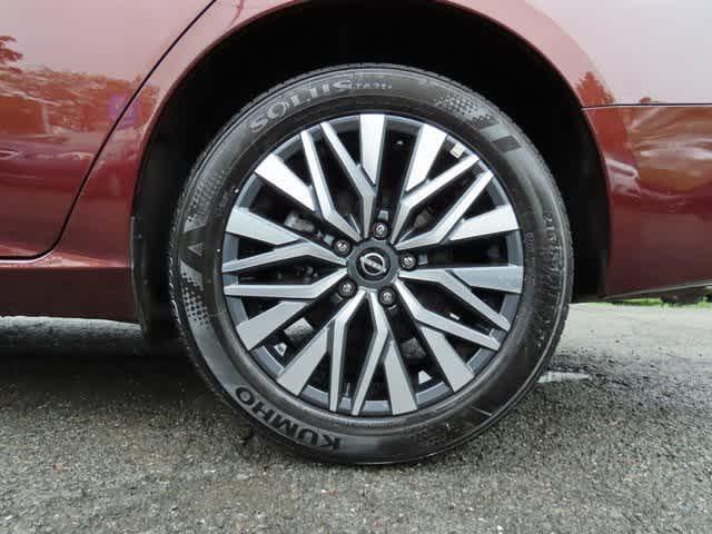 used 2025 Nissan Altima car, priced at $25,000