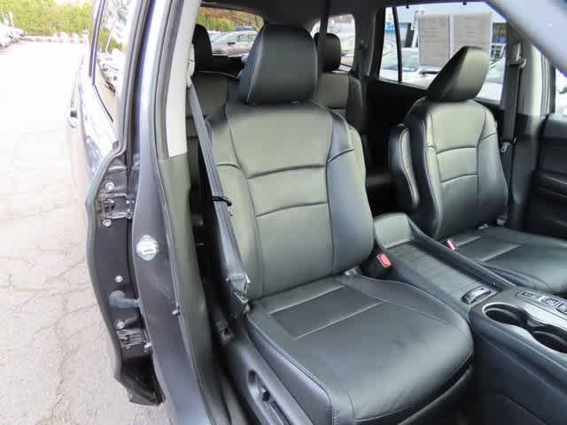 used 2021 Honda Pilot car, priced at $26,898