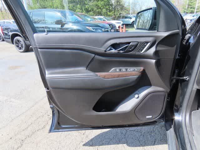 used 2022 GMC Acadia car, priced at $31,200