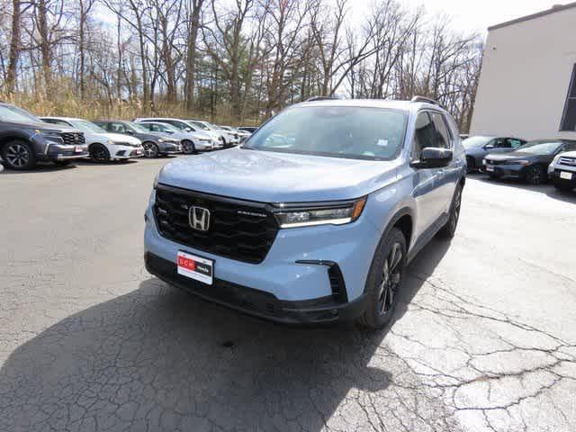 new 2025 Honda Pilot car, priced at $57,215