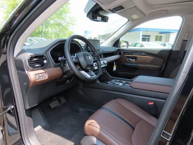 new 2025 Honda Pilot car, priced at $54,530